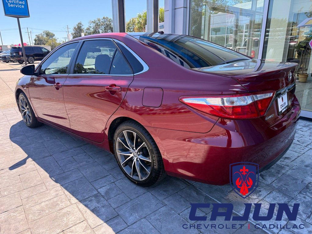 Used 2017 Toyota Camry XSE w/ Moonroof Package FWD image 2