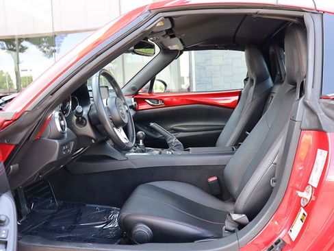 Used 2017 MAZDA MX-5 Miata RF Grand Touring image 38