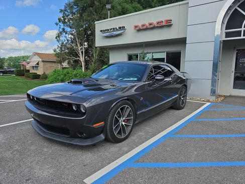 Used 2018 Dodge Challenger R/T Scat Pack RWD image 8