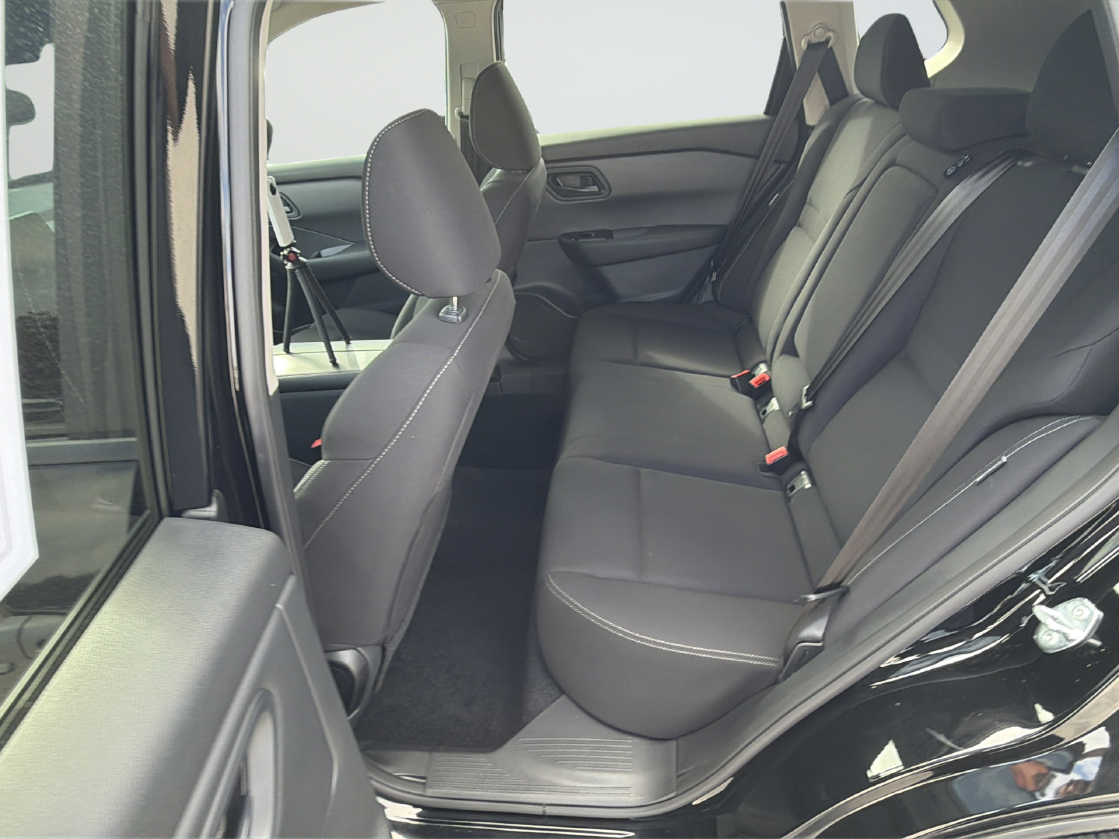 Certified 2025 Nissan Rogue S FWD image 34