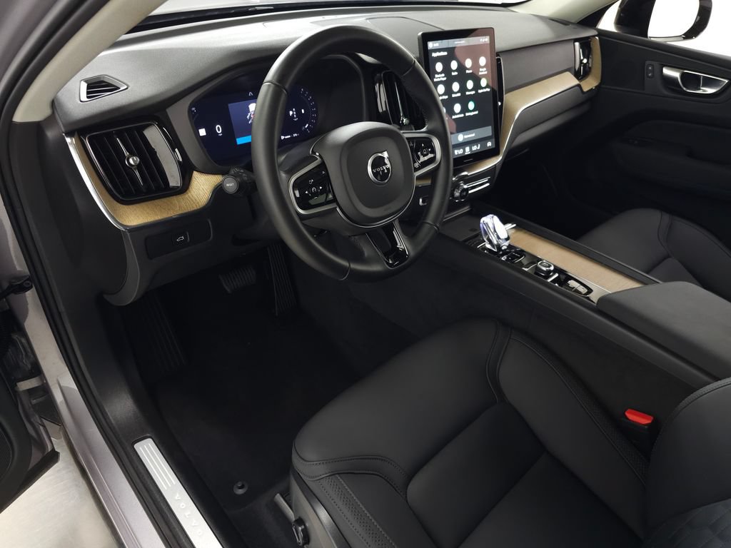 Certified 2026 Volvo XC60 B5 Plus AWD/4WD image 17