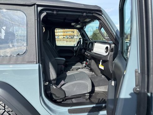 Used 2025 Jeep Wrangler Sport image 6