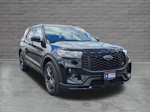 Used 2025 Ford Explorer ST w/ Sun And Sound Package AWD/4WD image 2