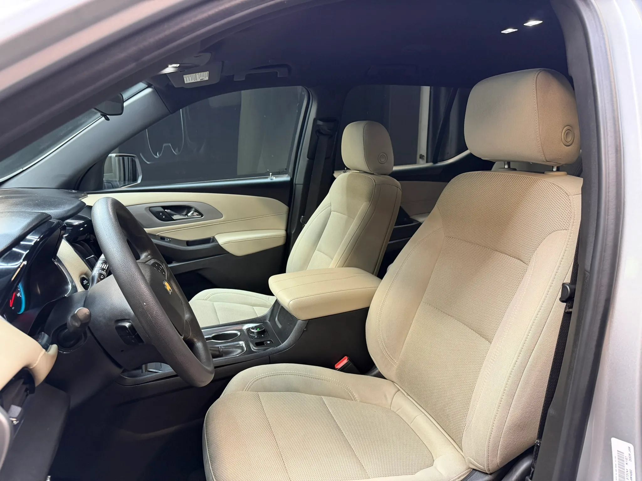 Used 2022 Chevrolet Traverse LS AWD/4WD image 11