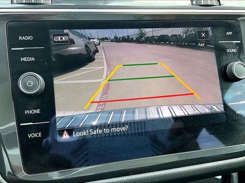 Used 2022 Volkswagen Tiguan SE image 27