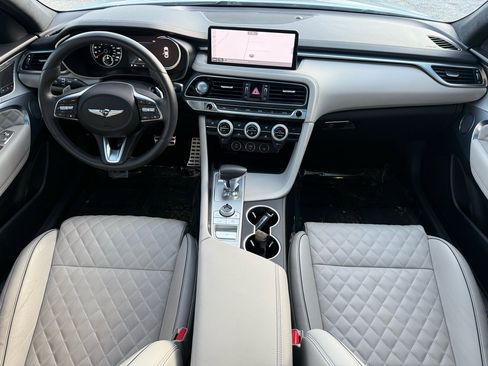 Used 2022 Genesis G70 3.3T image 28