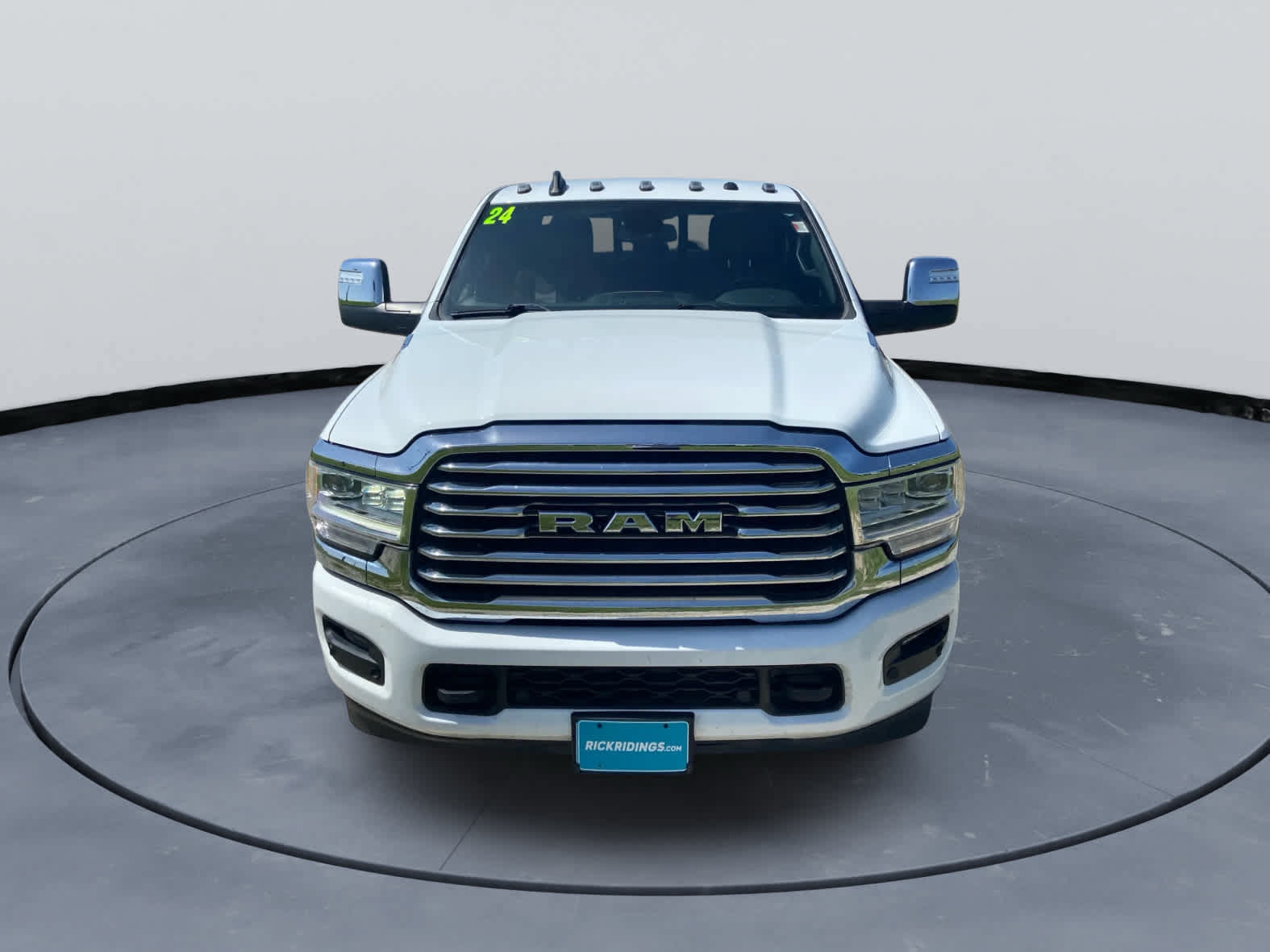 Used 2024 RAM 3500 Limited AWD/4WD image 10