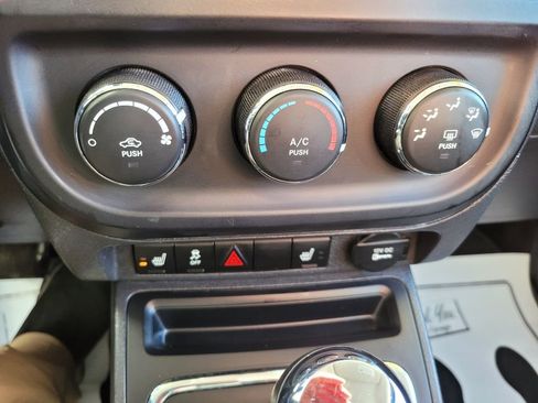 Used 2016 Jeep Patriot 4WD image 27