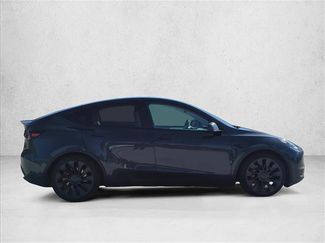 Used 2025 Tesla Model Y Performance AWD/4WD video 4
