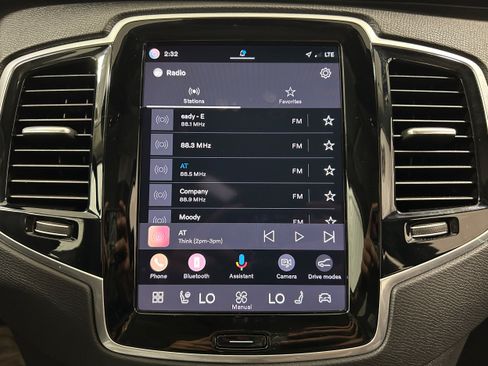 Used 2023 Volvo XC90 T8 Plus w/ Protection Package Premier AWD/4WD image 5