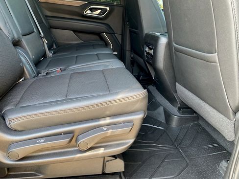 Used 2022 Chevrolet Tahoe High Country AWD/4WD image 17