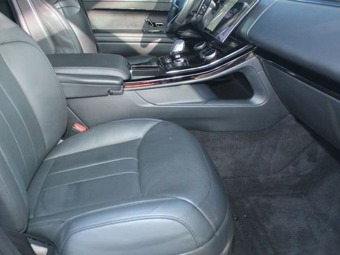 Used 2023 Land Rover Range Rover Sport SE AWD/4WD image 3