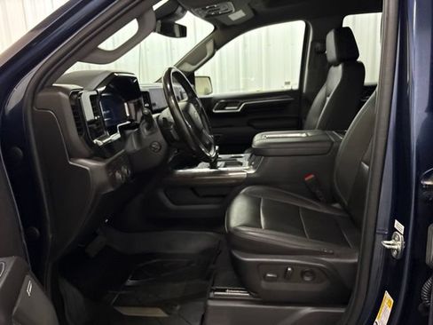 Used 2022 Chevrolet Silverado 1500 LTZ w/ LTZ Convenience Package II AWD/4WD image 30
