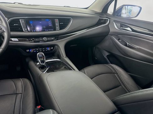 Used 2020 Buick Enclave Avenir w/ Avenir Technology Package FWD image 23