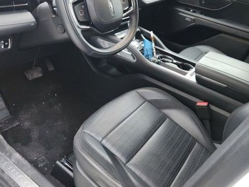 Used 2024 Lincoln Nautilus Reserve w/ Equipment Group 202A image 4