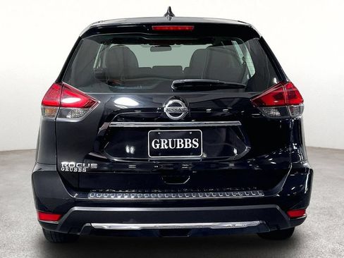 Used 2018 Nissan Rogue S FWD image 6