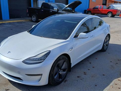Used 2020 Tesla Model 3 Performance image 2