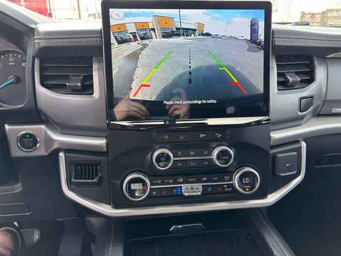 Used 2024 Ford Expedition XLT image 19