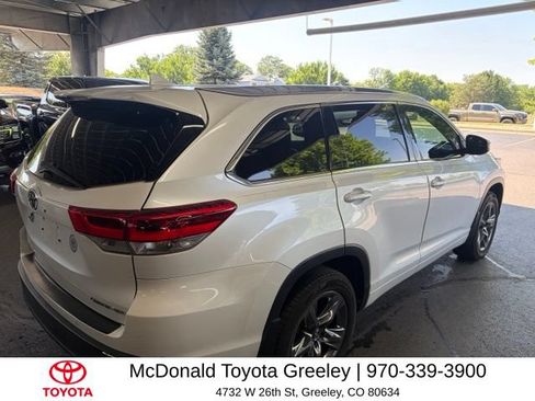 Used 2017 Toyota Highlander Limited Platinum AWD/4WD image 5