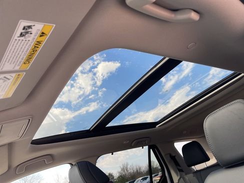 New 2026 Honda Pilot Touring image 10