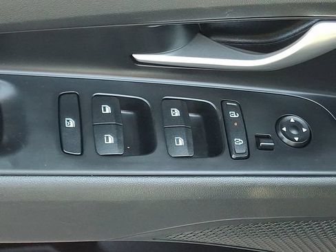 Used 2025 Hyundai Elantra SEL FWD image 26