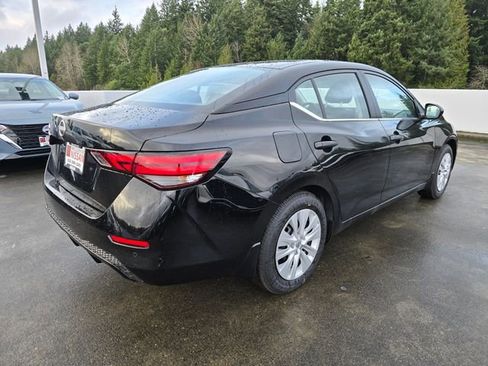 Used 2025 Nissan Sentra S image 5