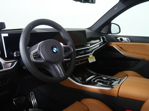 New 2026 BMW X5 xDrive40i w/ M Sport Package AWD/4WD image 12