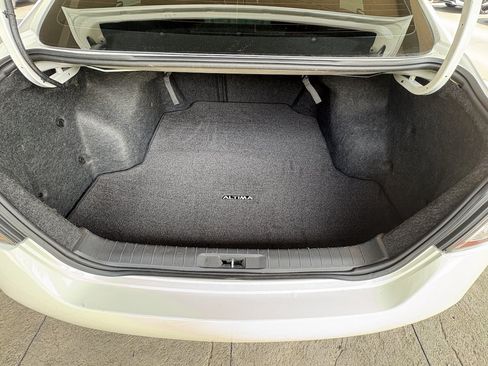 Used 2015 Nissan Altima 2.5 SV w/ Convenience Package FWD image 30