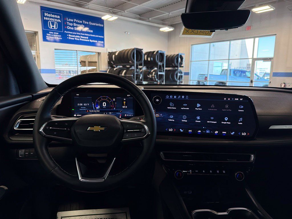 Used 2026 Chevrolet Traverse LT w/ Driver Confidence Package AWD/4WD image 10