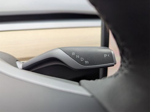 Used 2023 Tesla Model 3 Standard Range image 25