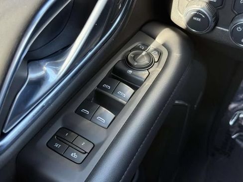 Used 2024 Chevrolet Tahoe LT AWD/4WD image 18