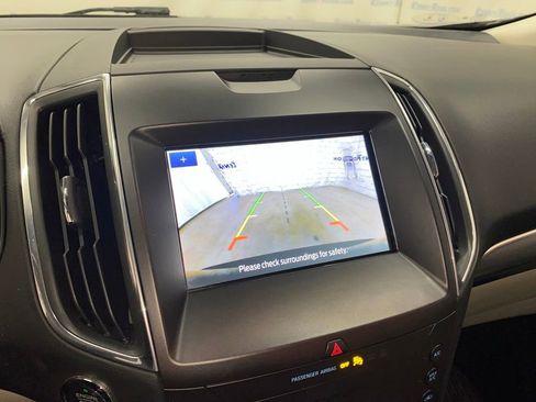 Used 2020 Ford Edge Titanium image 24