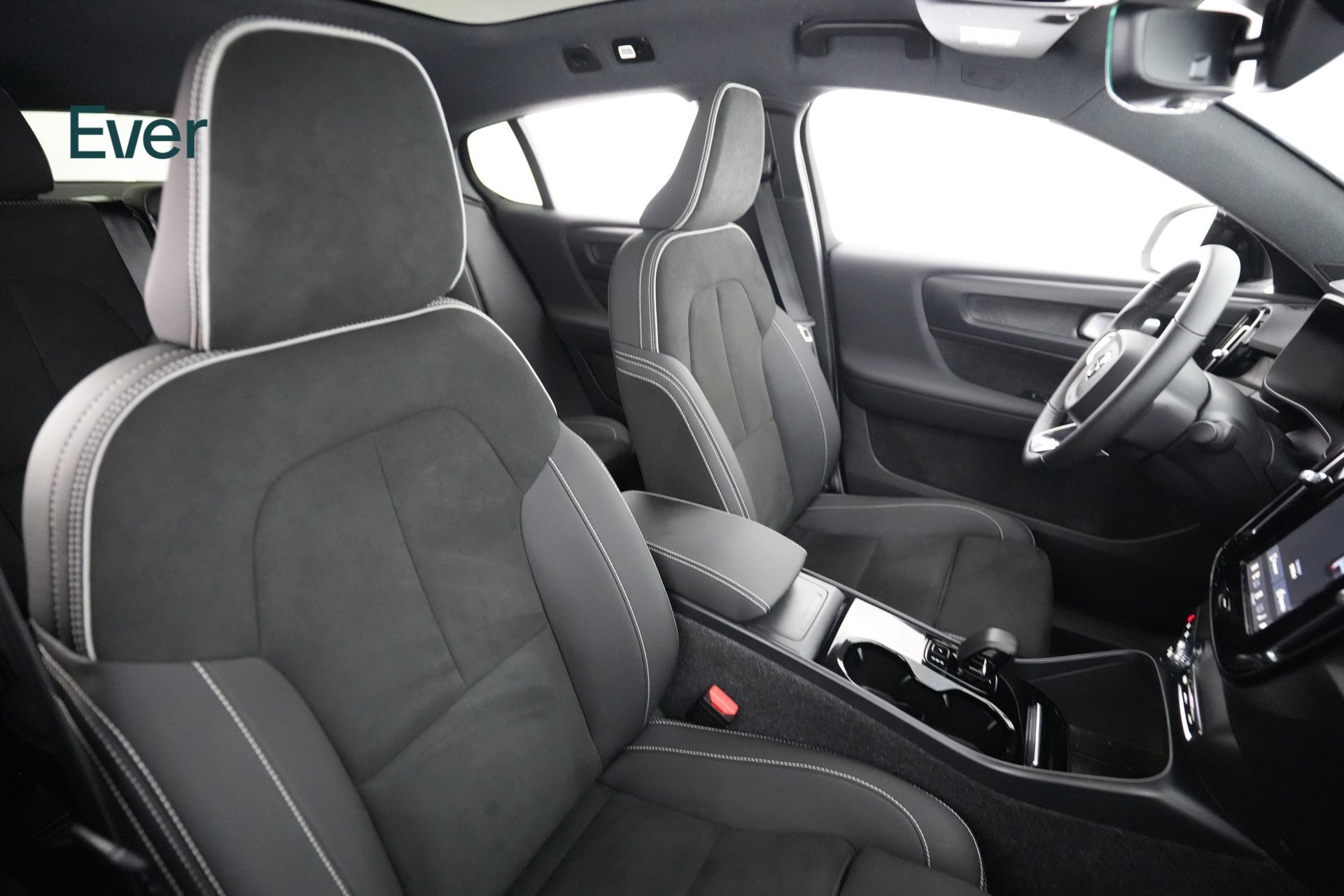 Used 2023 Volvo C40 P8 Recharge Ultimate AWD/4WD image 23