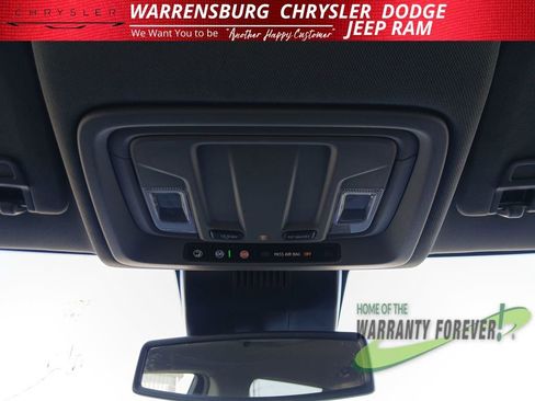 Used 2025 GMC Sierra 1500 SLT image 27