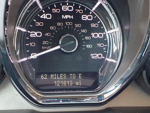 Used 2011 Lincoln MKT 2WD w/ 101A Rapid Spec Order Code image 22