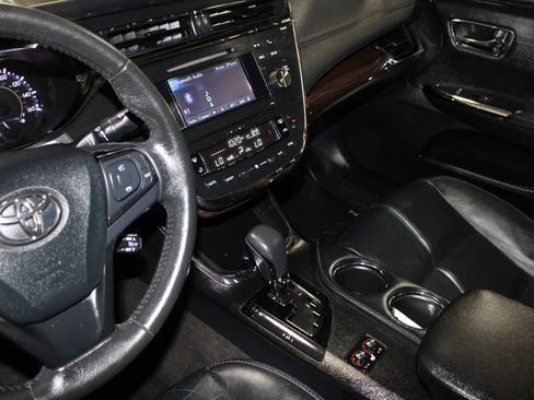 Used 2013 Toyota Avalon XLE FWD image 14
