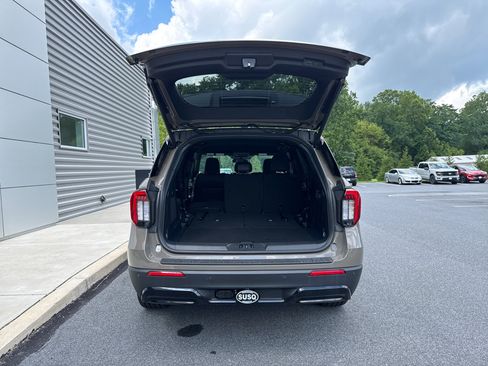 New 2026 Ford Explorer ST-Line w/ ST-Line Street Pack AWD/4WD image 8