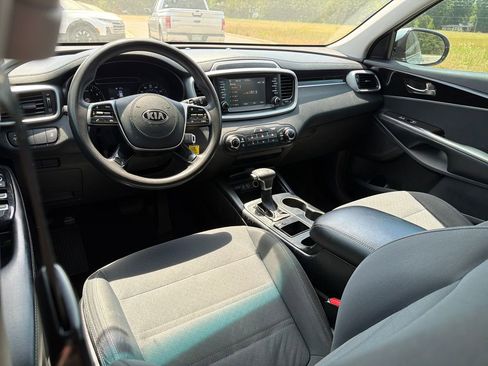 Used 2019 Kia Sorento L FWD image 21