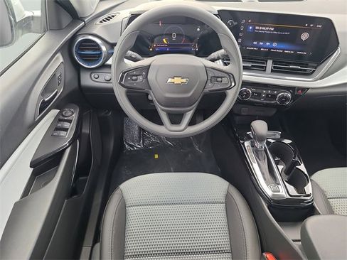 New 2026 Chevrolet Trax LT image 13