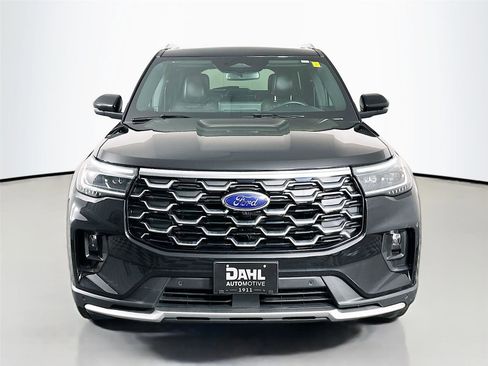 Used 2025 Ford Explorer Platinum w/ LUX Leather Package AWD/4WD image 3