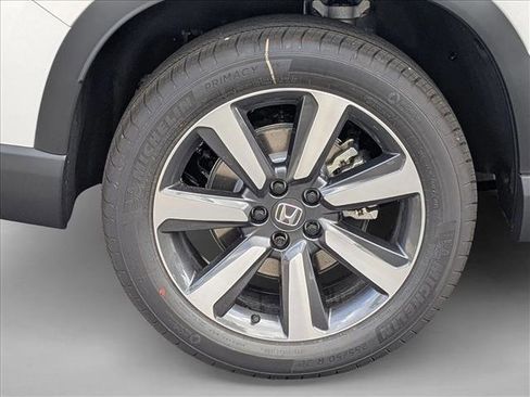 New 2025 Honda Pilot Touring image 9