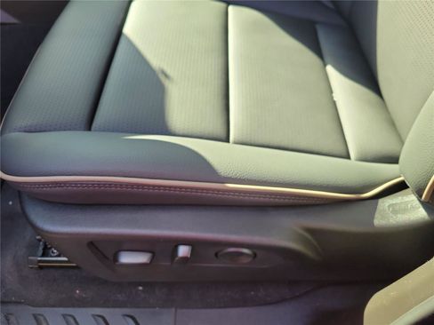 New 2026 GMC Canyon Denali image 17