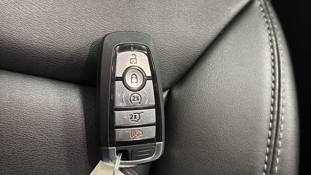 Used 2023 Ford Explorer XLT w/ Equipment Group 202A AWD/4WD image 9