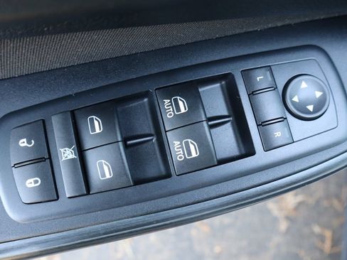 Used 2016 Jeep Cherokee Latitude AWD/4WD image 27