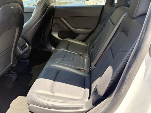 Used 2021 Tesla Model Y Long Range AWD/4WD image 9