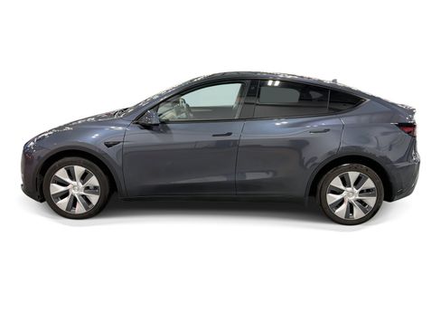 Certified 2023 Tesla Model Y AWD image 3