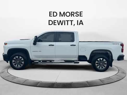 Used 2023 Chevrolet Silverado 2500 Custom w/ Custom Convenience Package AWD/4WD image 2