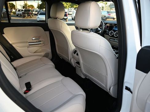 Certified 2025 Mercedes-Benz GLA 250 image 11