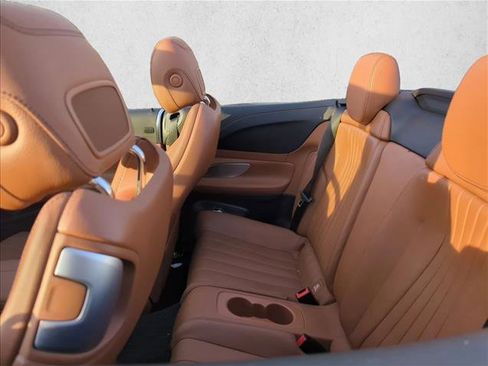 Used 2023 Mercedes-Benz E 450 Cabriolet image 18