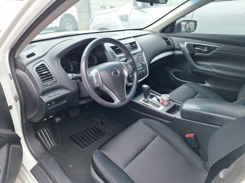 Used 2017 Nissan Altima 2.5 SR w/ Midnight Edition Package FWD image 8